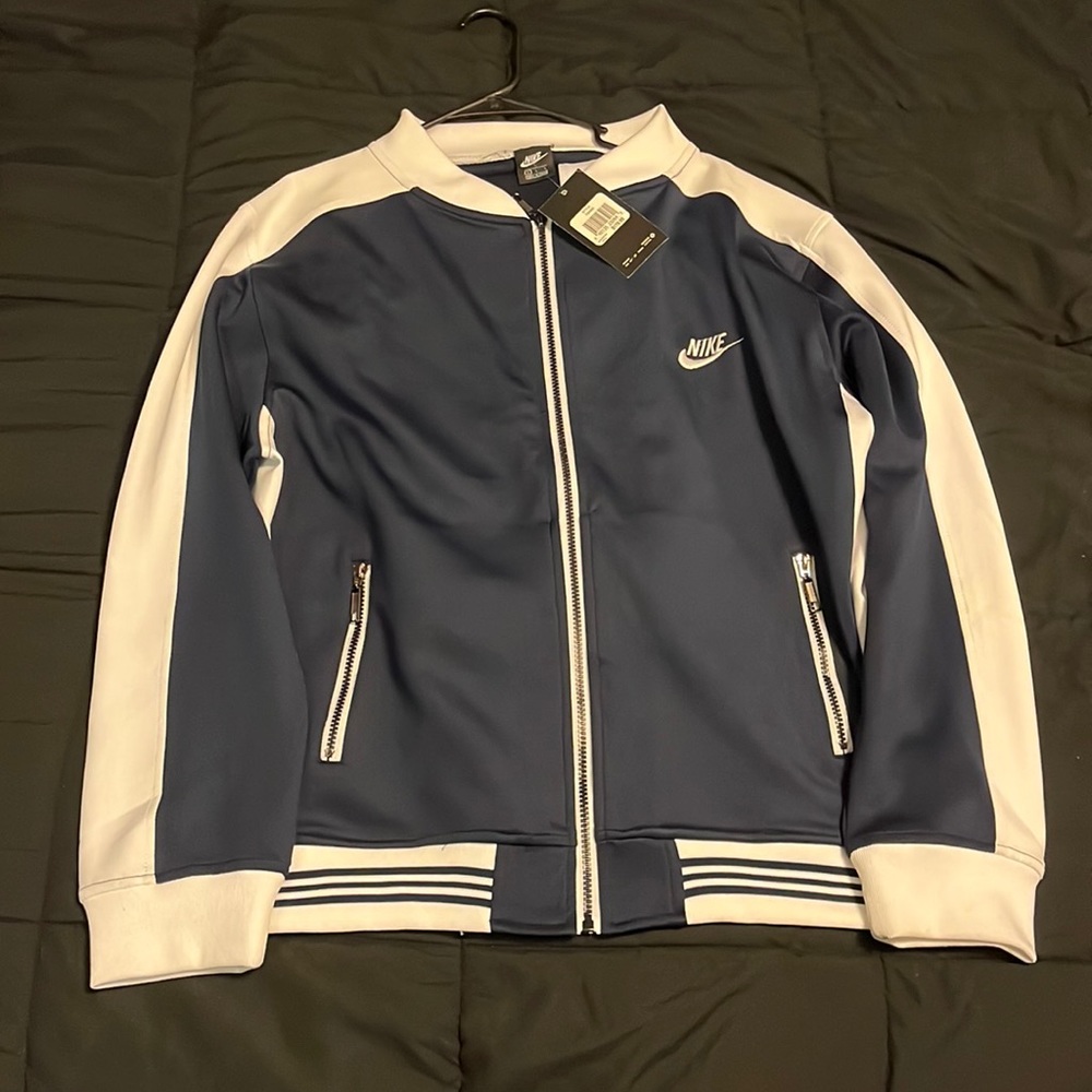 Nike Jacket. STYLE 724402